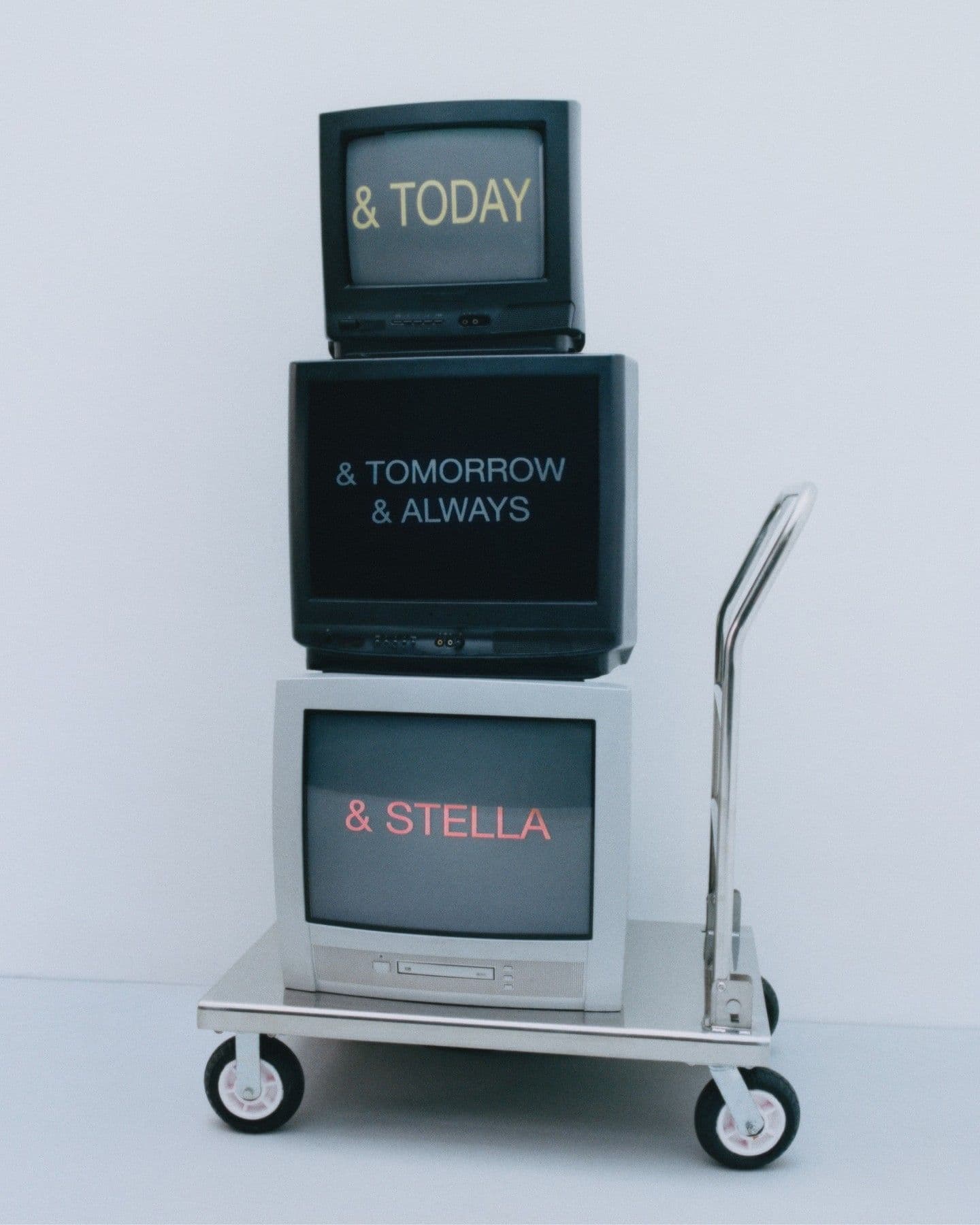 H&M and Stella McCartney Photo 5