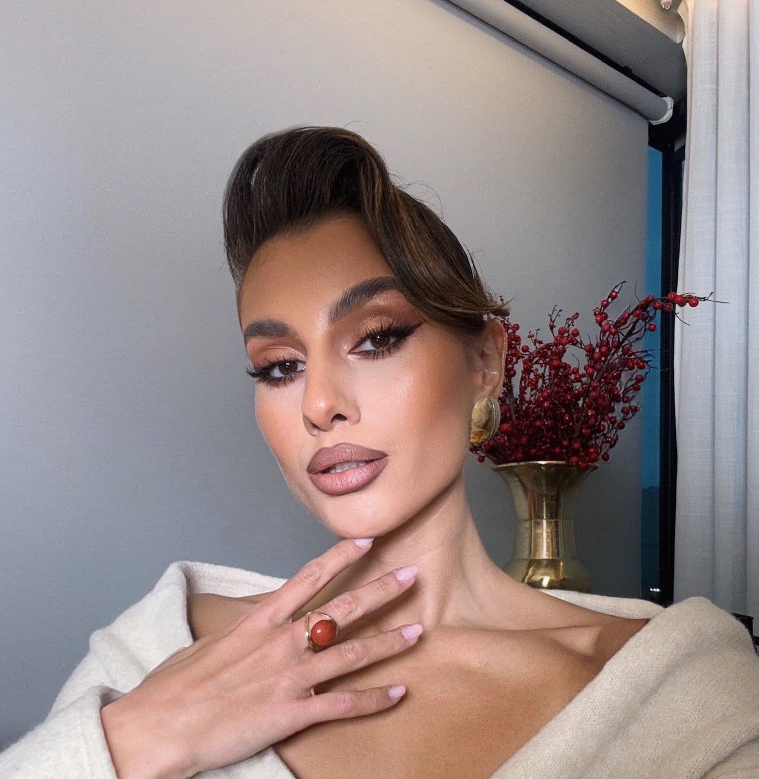 Secrets to a Fresh and Glowy Makeup Look